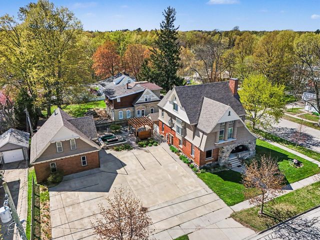 303 S Courtland Street, Hart, MI 49420