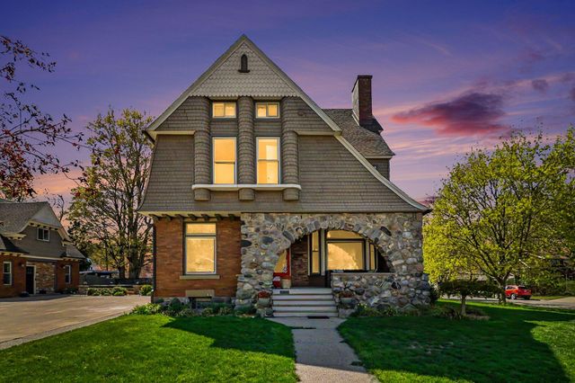 303 S Courtland Street, Hart, MI 49420