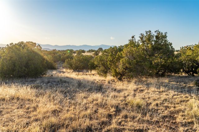 64 Chisholm Trail, Santa Fe, NM 87506