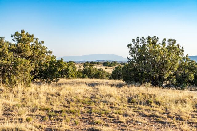 64 Chisholm Trail, Santa Fe, NM 87506
