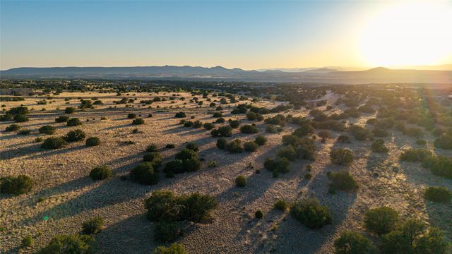 64 Chisholm Trail, Santa Fe, NM 87506
