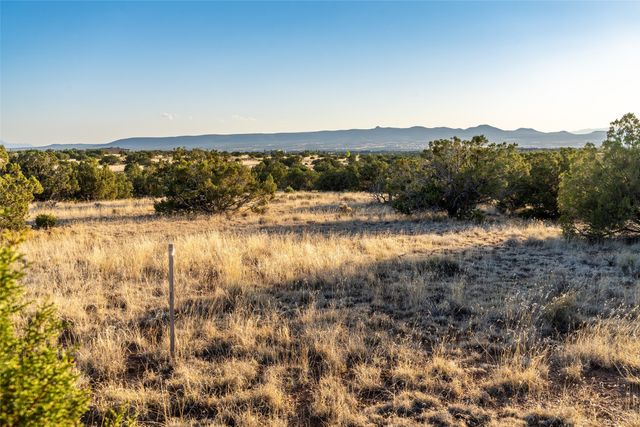 64 Chisholm Trail, Santa Fe, NM 87506