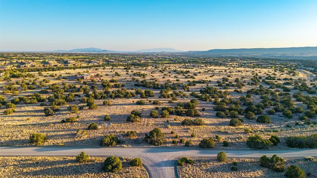 64 Chisholm Trail, Santa Fe, NM 87506