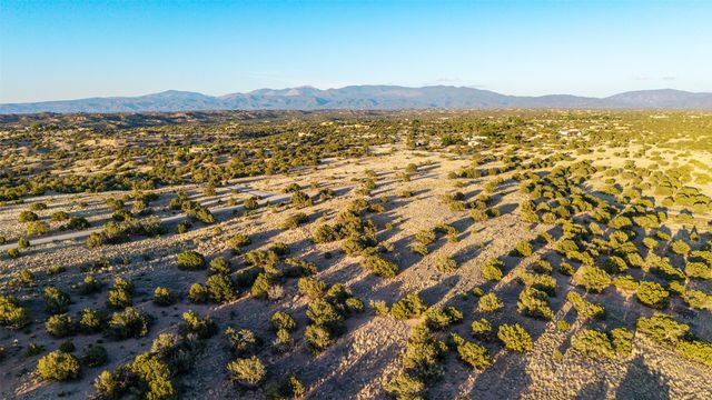 64 Chisholm Trail, Santa Fe, NM 87506