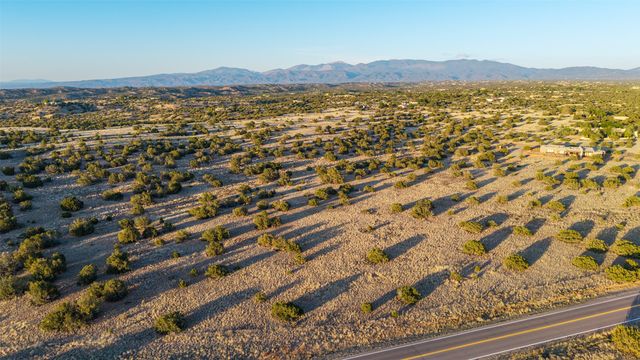 64 Chisholm Trail, Santa Fe, NM 87506