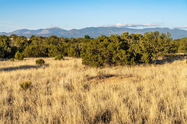 64 Chisholm Trail, Santa Fe, NM 87506