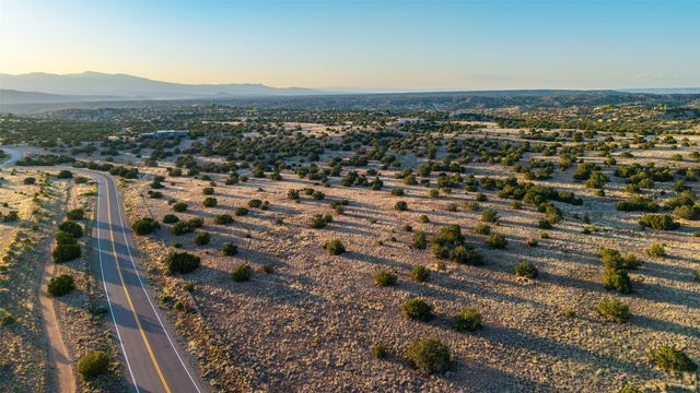 64 Chisholm Trail, Santa Fe, NM 87506