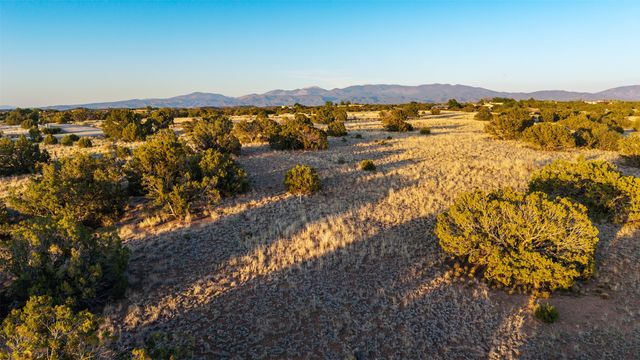 64 Chisholm Trail, Santa Fe, NM 87506