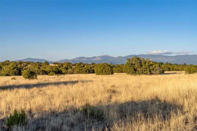 64 Chisholm Trail, Santa Fe, NM 87506