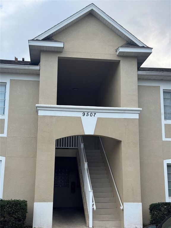 9507 AMBERDALE COURT 201, Riverview, FL 33578