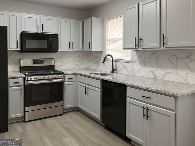 8258 Champion Trail, Fairburn, GA 30213