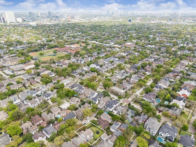 3813 Byron Street, West University Place, TX 77005