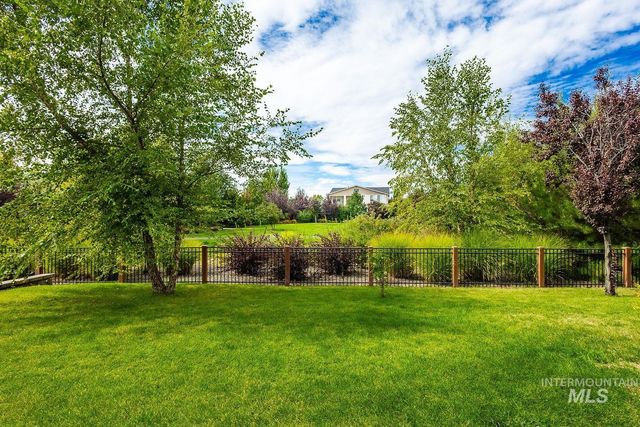2097 N World Cup Way, Eagle, ID 83616