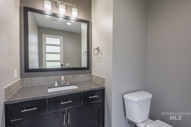 2097 N World Cup Way, Eagle, ID 83616