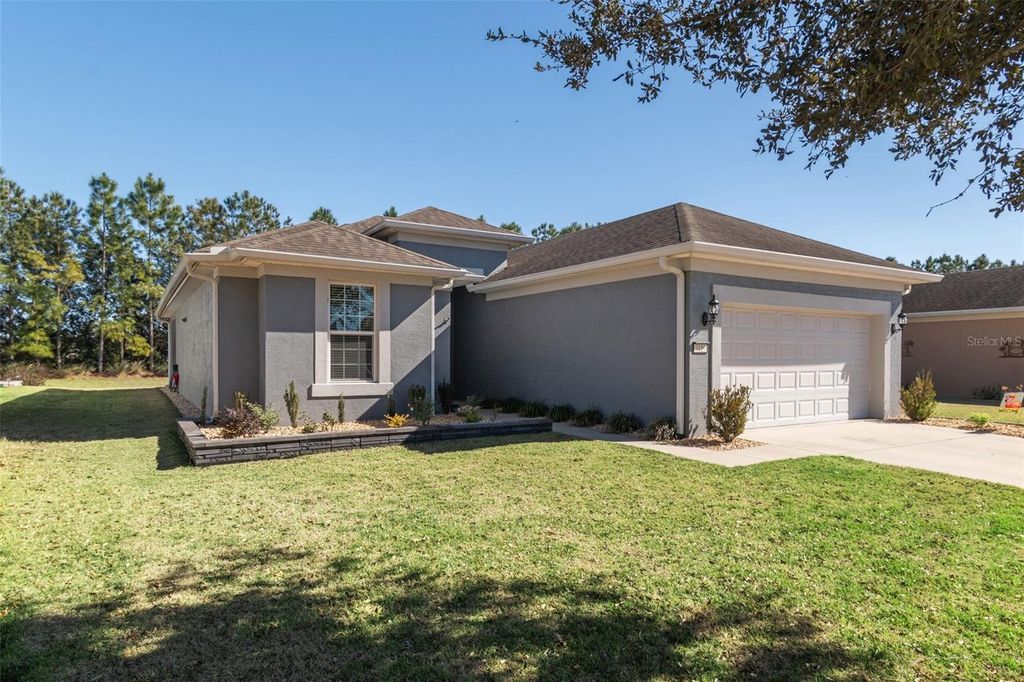 Image 2 of property listing at 9159 SW 70TH LOOP, Ocala, FL 34481