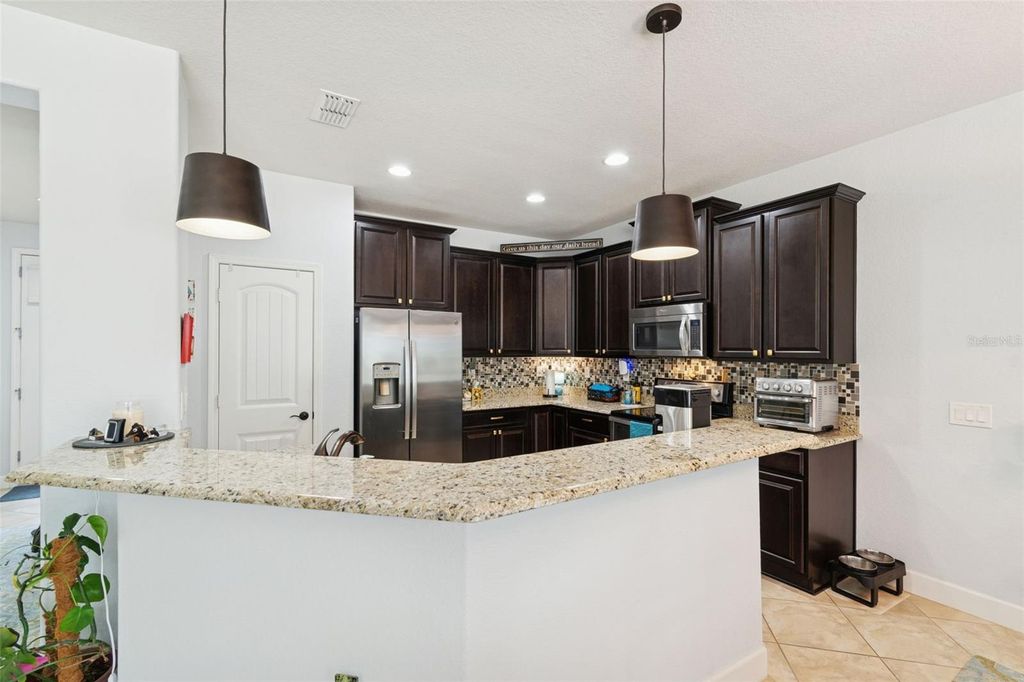 Image 8 of property listing at 9159 SW 70TH LOOP, Ocala, FL 34481