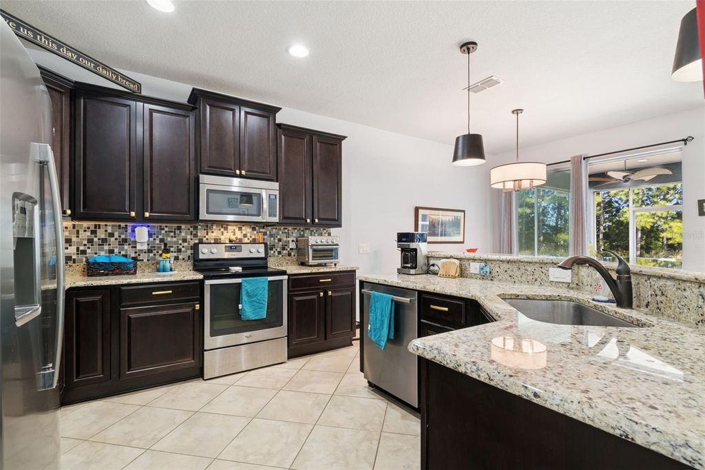 Image 9 of property listing at 9159 SW 70TH LOOP, Ocala, FL 34481