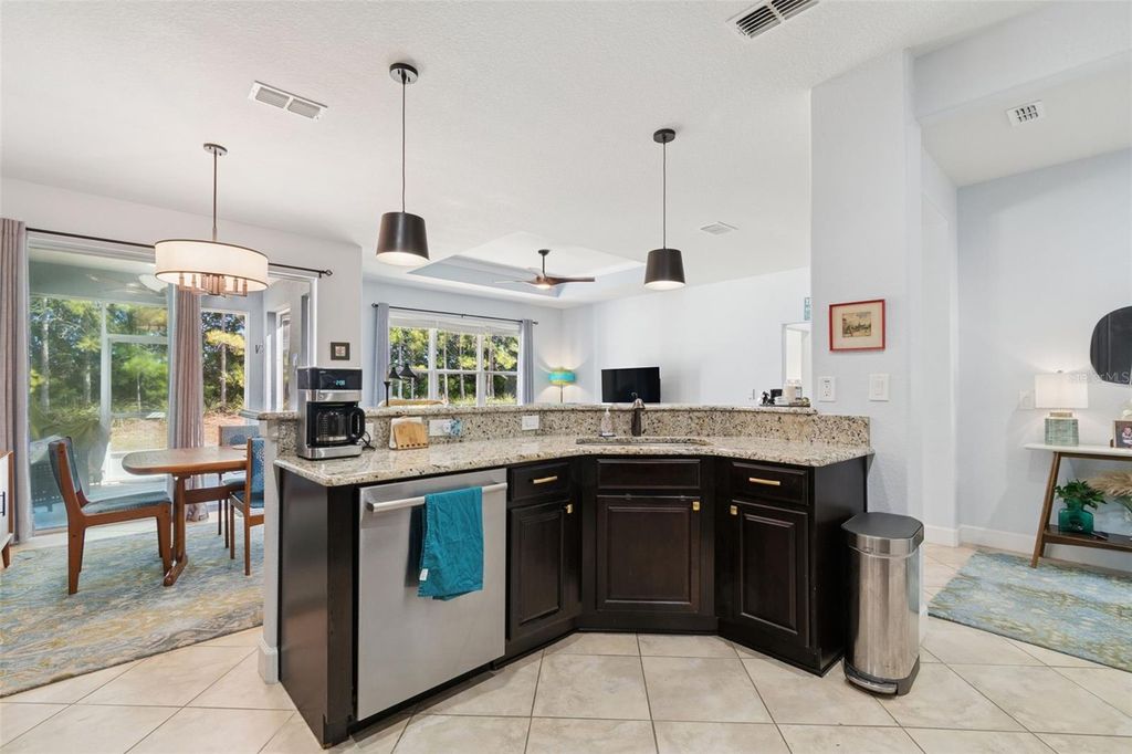 Image 10 of property listing at 9159 SW 70TH LOOP, Ocala, FL 34481