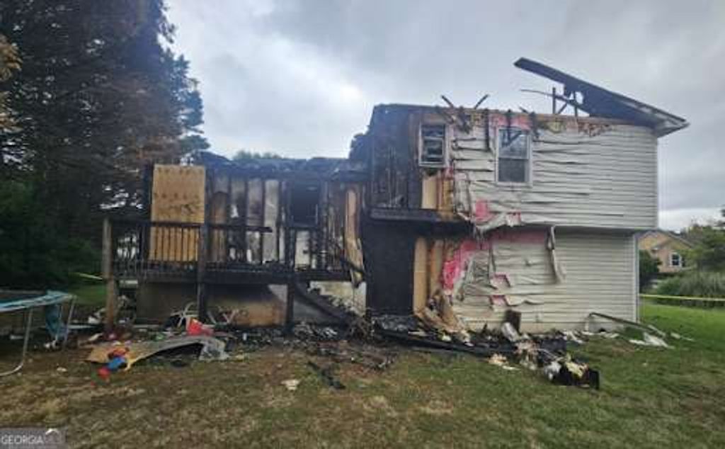 105 Thornwood Drive, Cartersville, GA 30121