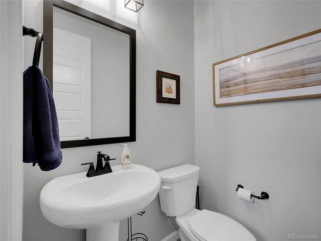 6906 Oak Canyon Cir, Castle Pines, CO 80108