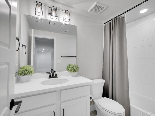 6906 Oak Canyon Cir, Castle Pines, CO 80108