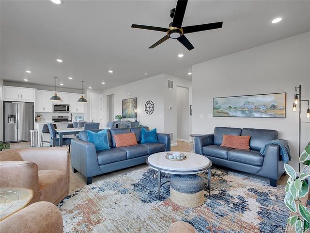 6906 Oak Canyon Cir, Castle Pines, CO 80108