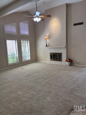 2300 El Portal Drive 69, Bakersfield, CA 93309