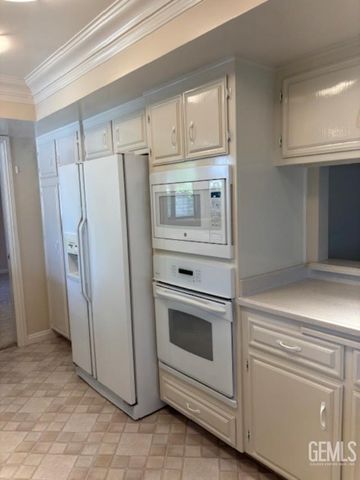 2300 El Portal Drive 69, Bakersfield, CA 93309