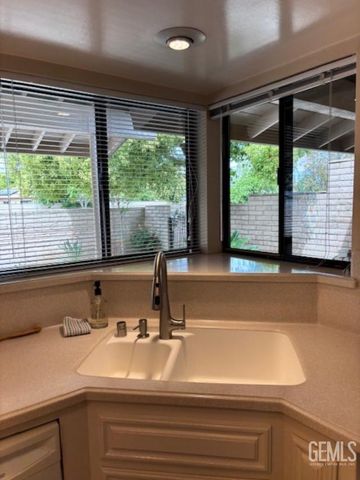 2300 El Portal Drive 69, Bakersfield, CA 93309