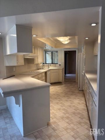 2300 El Portal Drive 69, Bakersfield, CA 93309