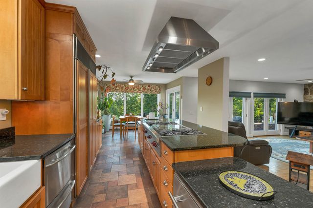 75 Long Pond Road, Dunbarton, NH 03046