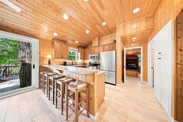 186 Cove Court, Hudson, WI 54016