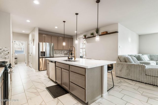 531 Stonehaven Court, Dayton, NV 89403