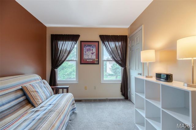 231 Oakbriar Farm Drive, Ballwin, MO 63021