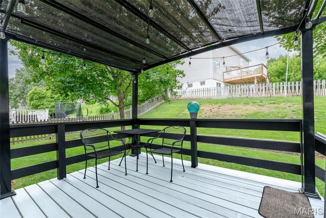 231 Oakbriar Farm Drive, Ballwin, MO 63021