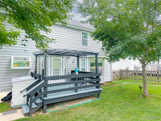 231 Oakbriar Farm Drive, Ballwin, MO 63021