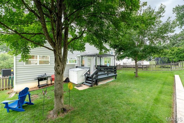 231 Oakbriar Farm Drive, Ballwin, MO 63021