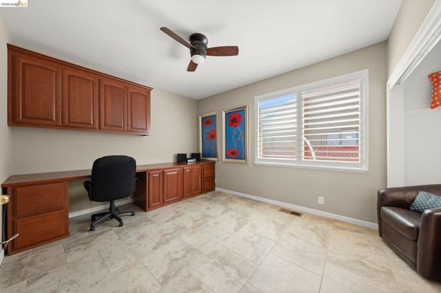 2216 Colonial Ct, Discovery Bay, CA 94505