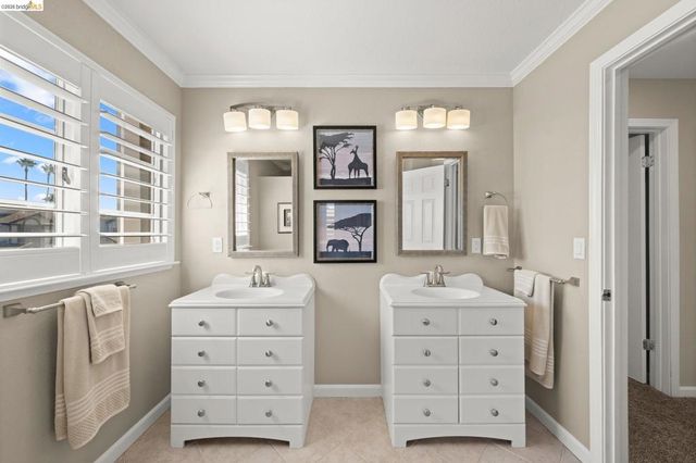 2216 Colonial Ct, Discovery Bay, CA 94505
