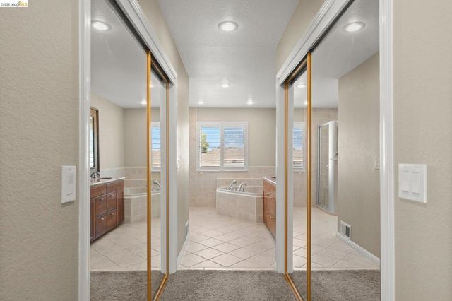 2216 Colonial Ct, Discovery Bay, CA 94505