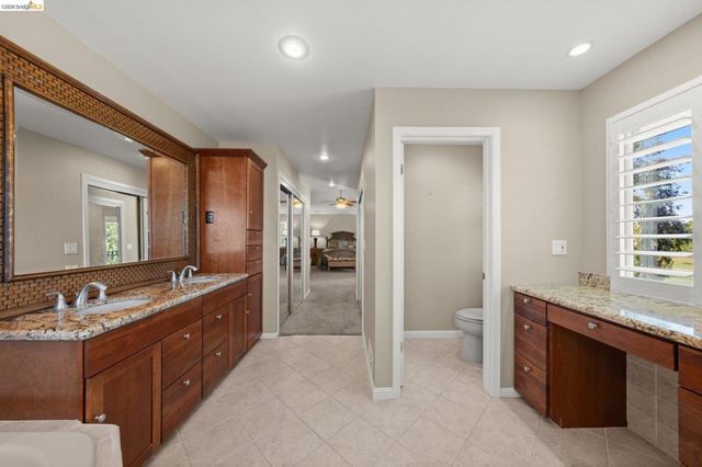 2216 Colonial Ct, Discovery Bay, CA 94505