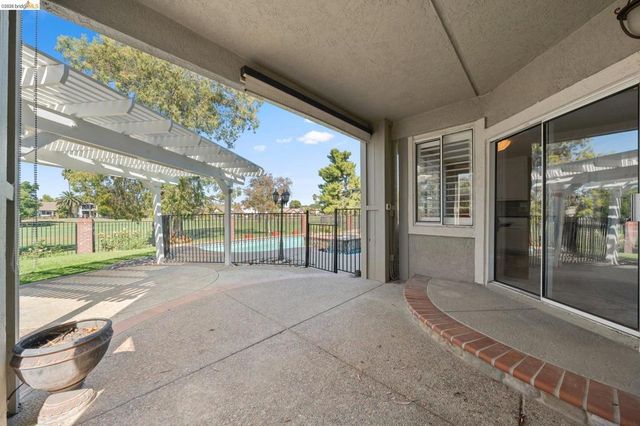 2216 Colonial Ct, Discovery Bay, CA 94505