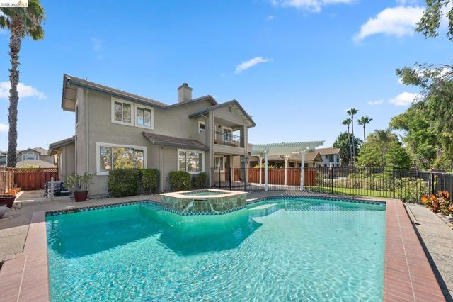 2216 Colonial Ct, Discovery Bay, CA 94505