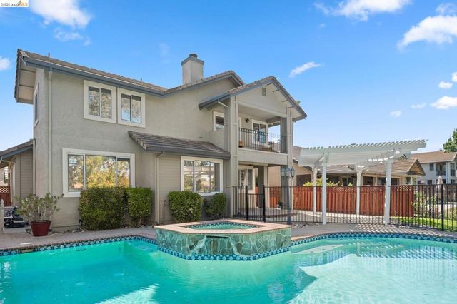 2216 Colonial Ct, Discovery Bay, CA 94505
