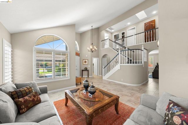 2216 Colonial Ct, Discovery Bay, CA 94505