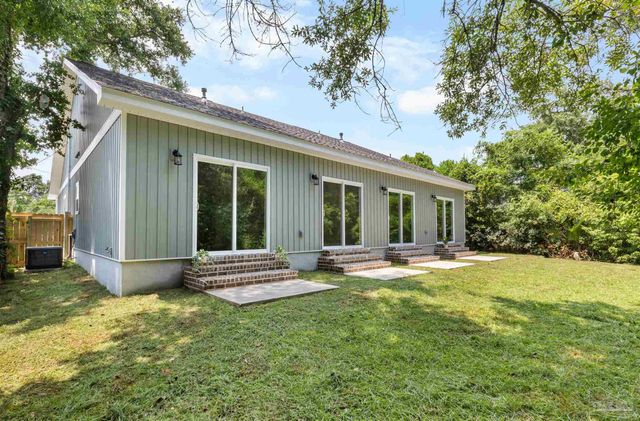 308 N E St, Pensacola, FL 32501