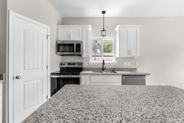 308 N E St, Pensacola, FL 32501