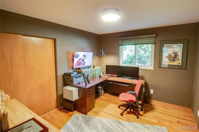 4805 Chateau Drive, Godfrey, IL 62035