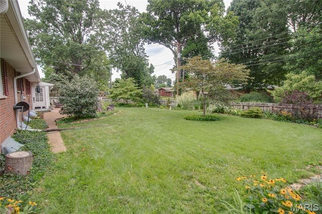 4805 Chateau Drive, Godfrey, IL 62035