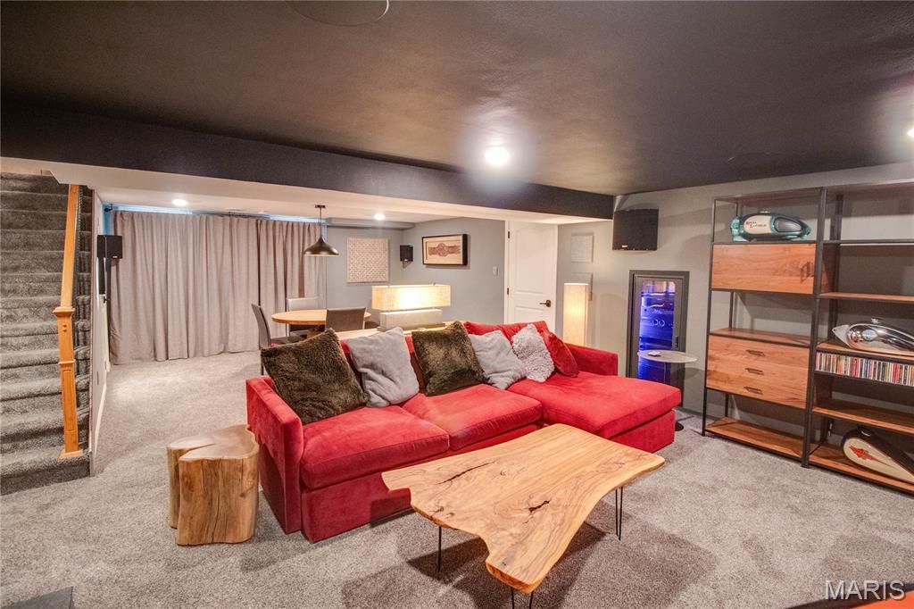 Image 33 of property listing at 4805 Chateau Drive, Godfrey, IL 62035